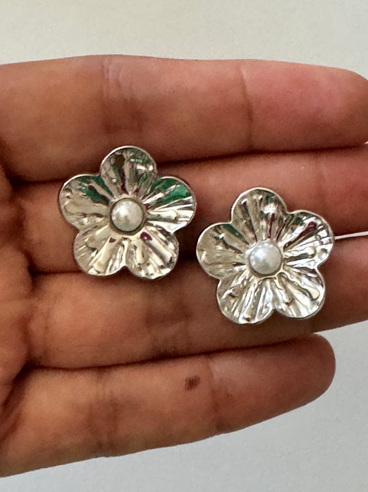 Aretes Flor con perlita