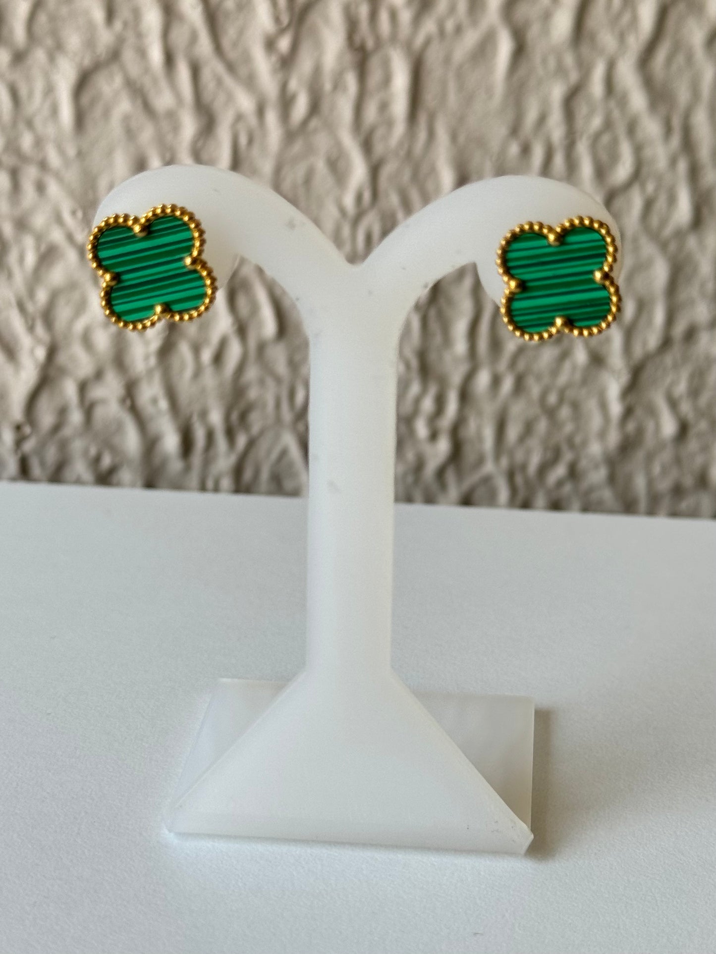 Aretes Van